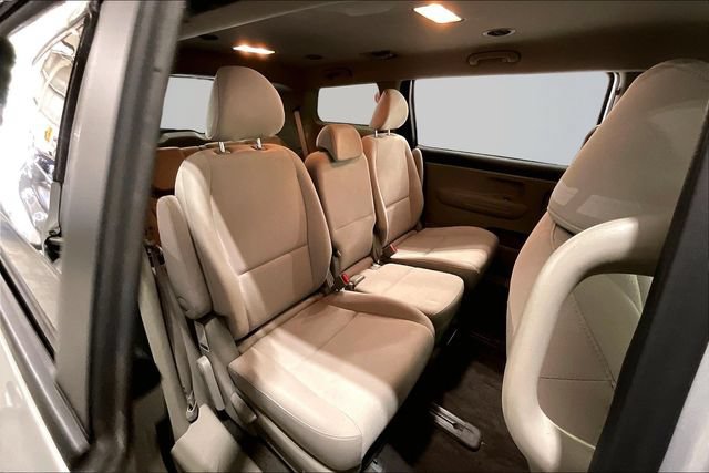 Used 2019 Kia Sedona LX FWD image 27