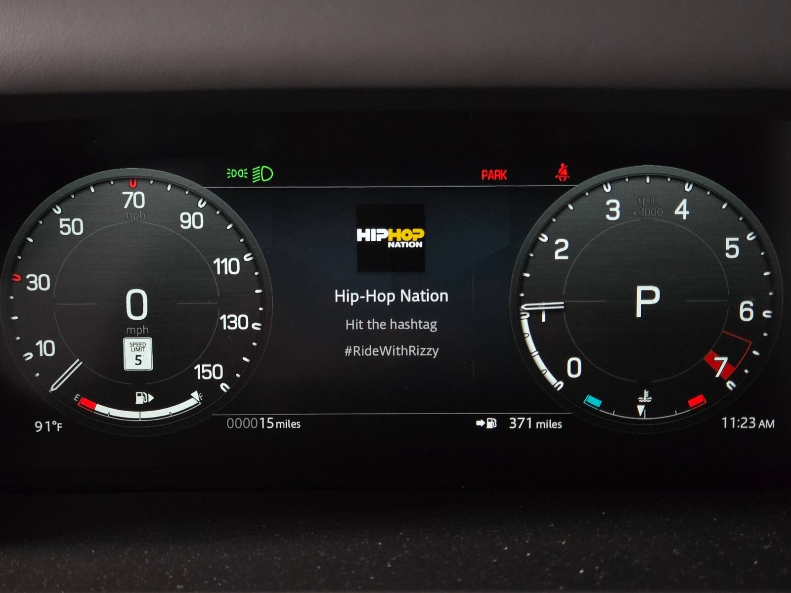 New 2026 Land Rover Defender 110 X-Dynamic SE AWD/4WD image 31
