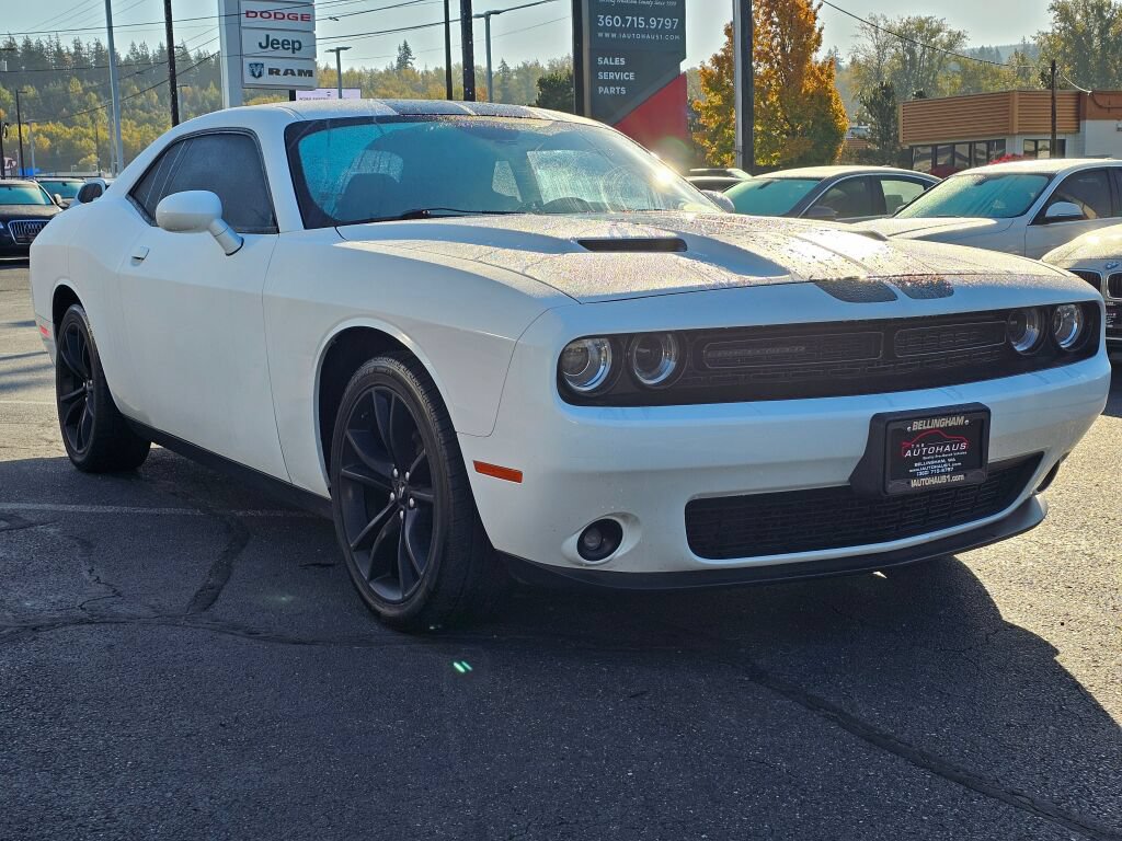 Used 2018 Dodge Challenger SXT w/ Blacktop Package RWD image 7