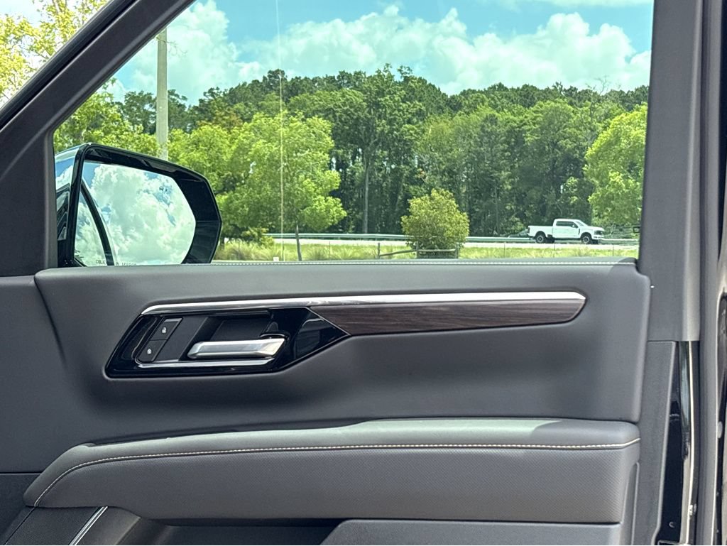 New 2026 Chevrolet Suburban Premier w/ Sun And Tow Package RWD image 19