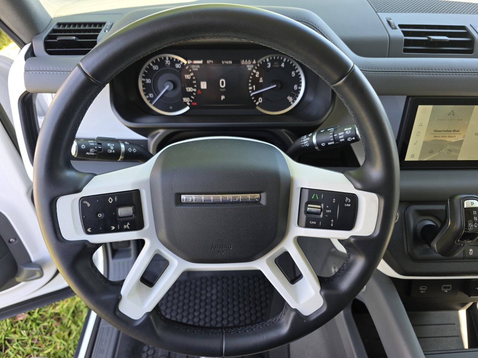 Used 2023 Land Rover Defender 110 SE AWD/4WD image 18