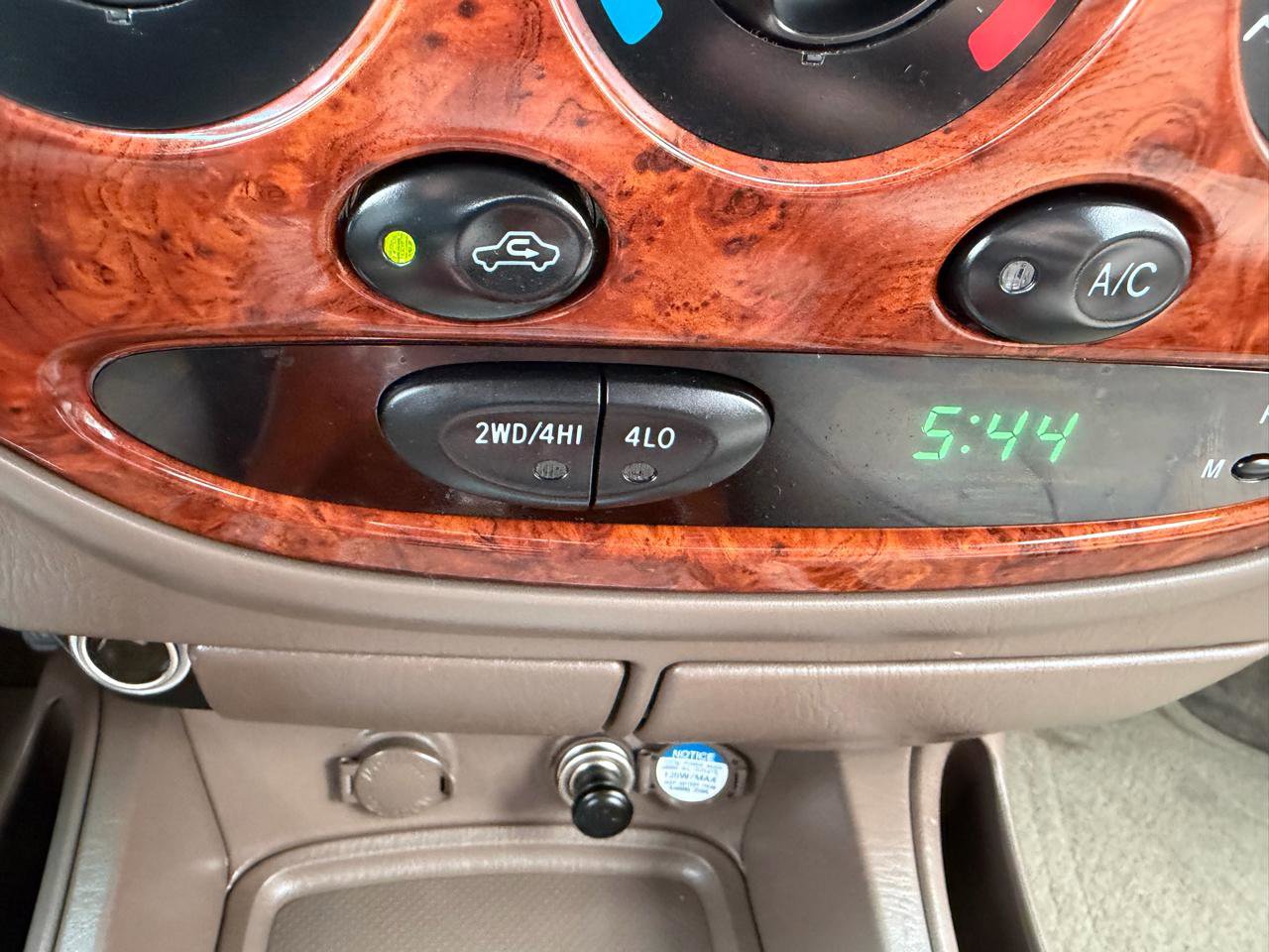 Used 2003 Toyota Tundra Limited image 25