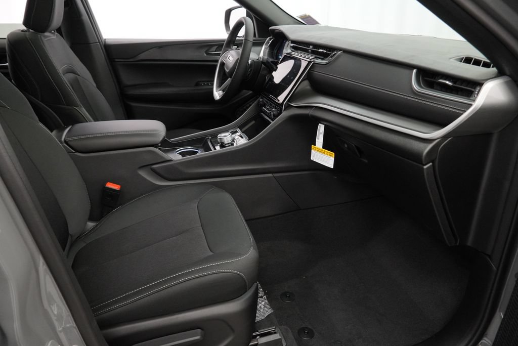 New 2027 Jeep Grand Cherokee Laredo AWD/4WD image 35