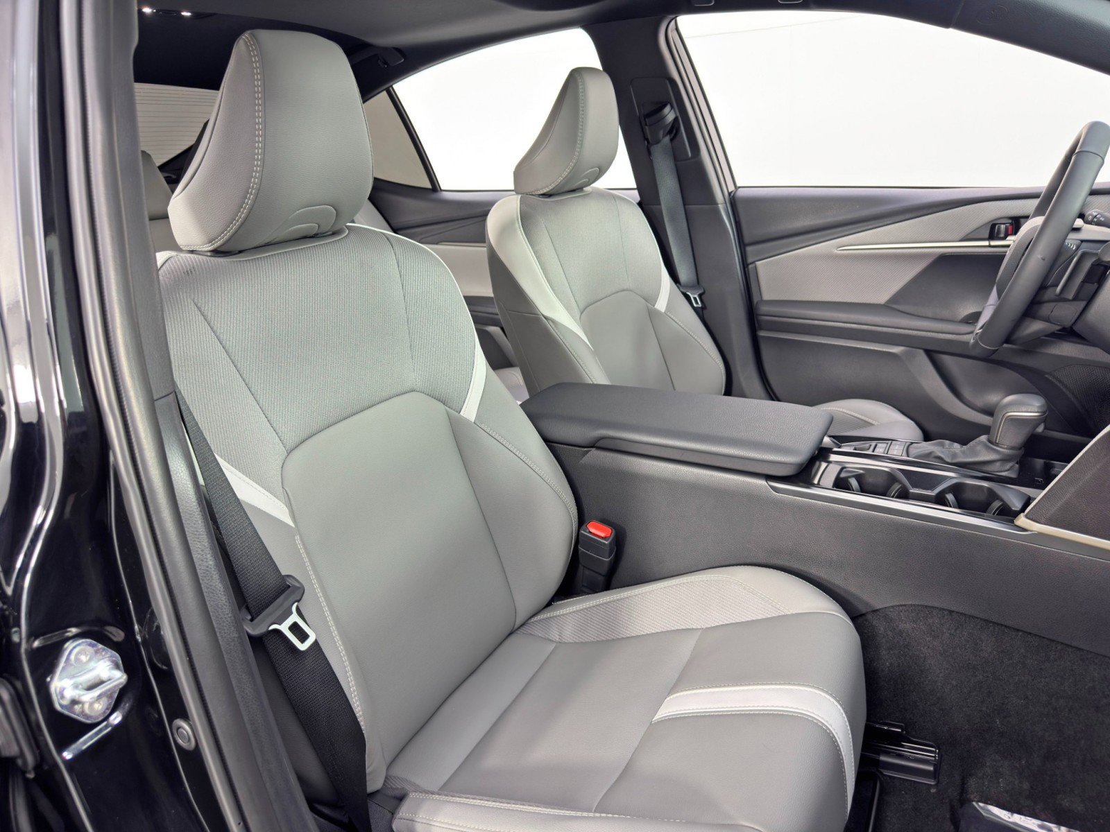 Used 2025 Toyota Camry SE w/ Convenience Package image 37