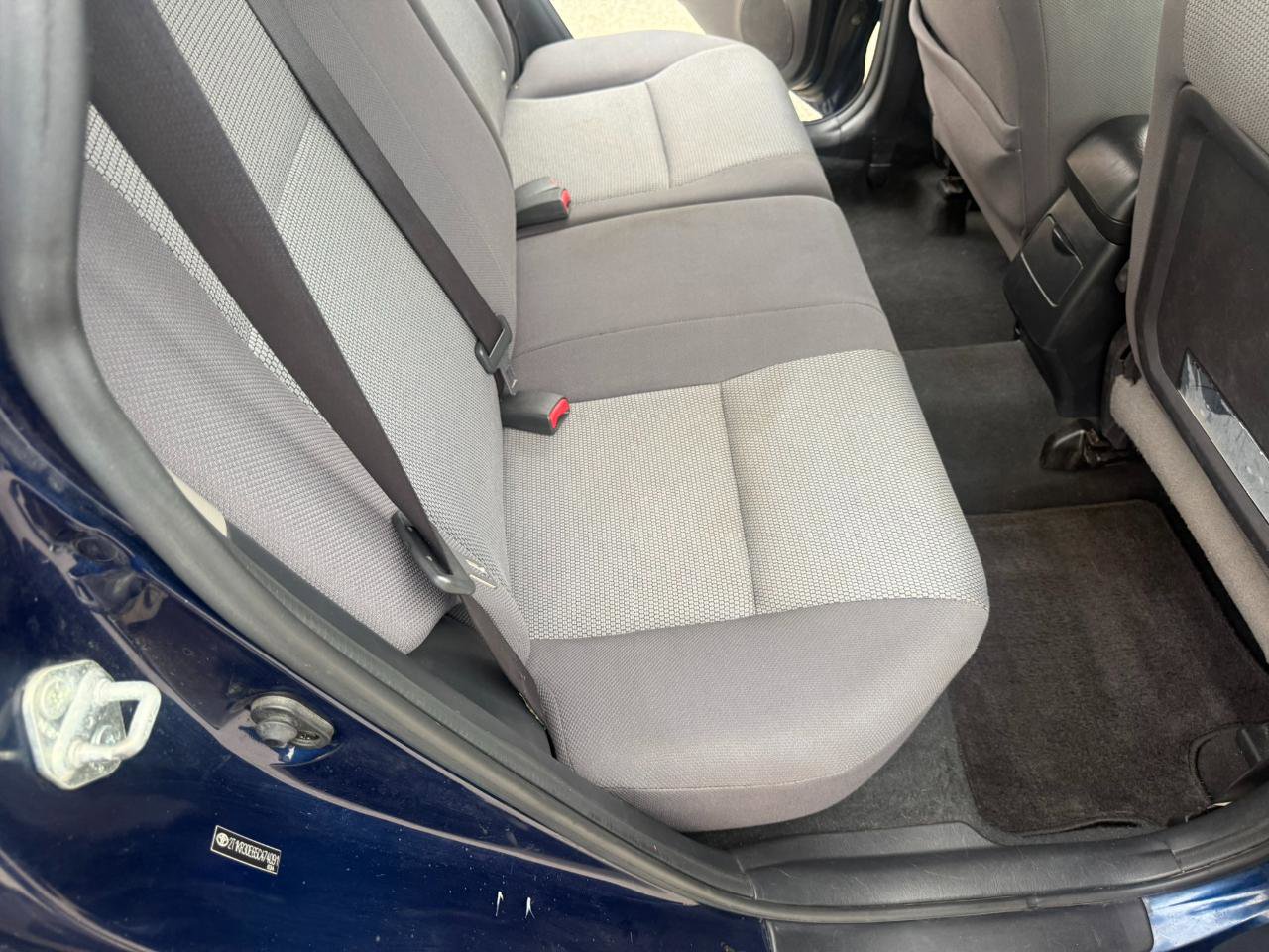 Used 2005 Toyota Matrix FWD image 18