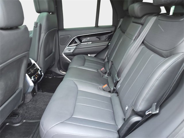 Used 2025 Land Rover Range Rover SE image 14