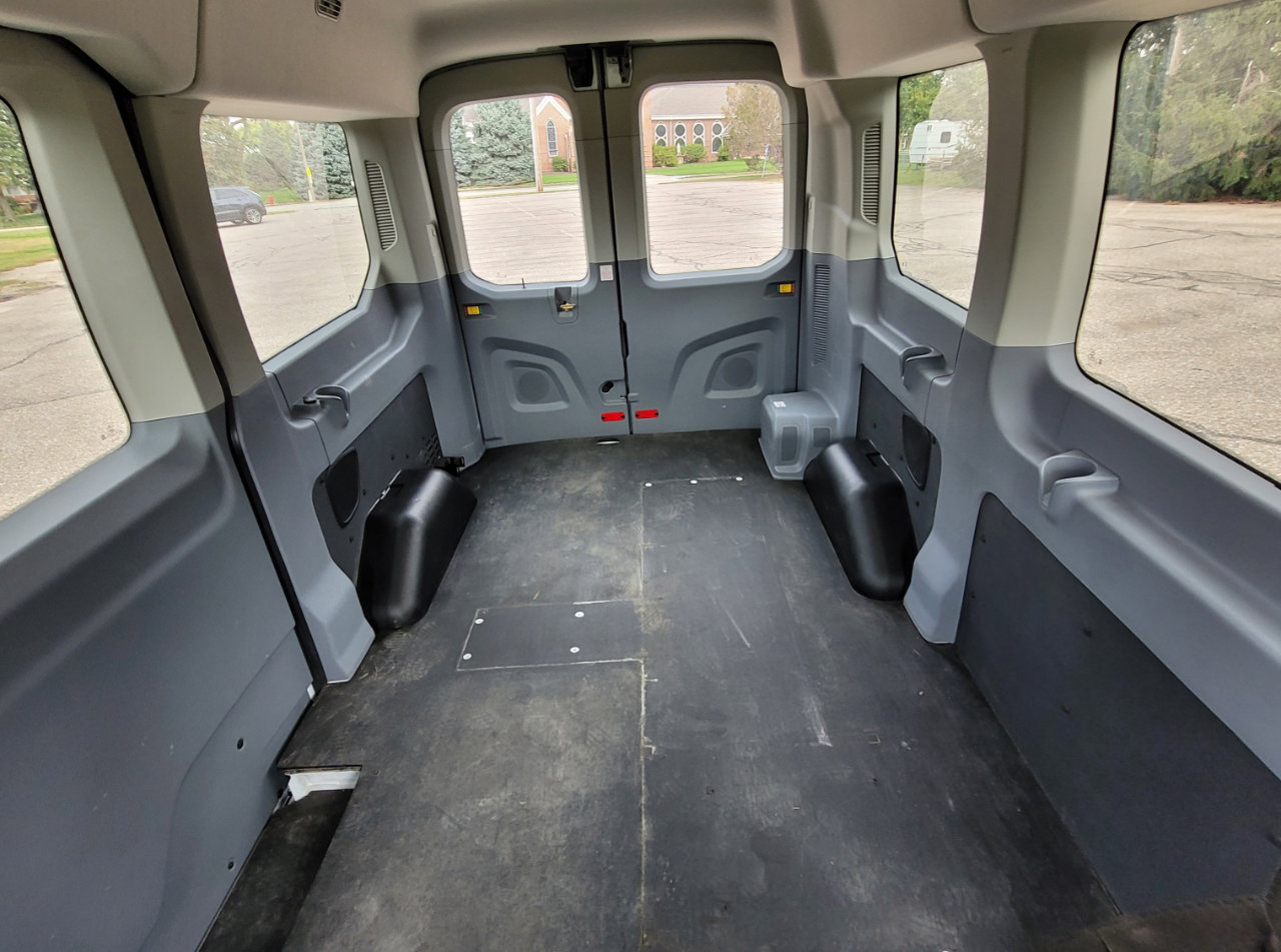 Used 2019 Ford Transit 150 XLT image 17