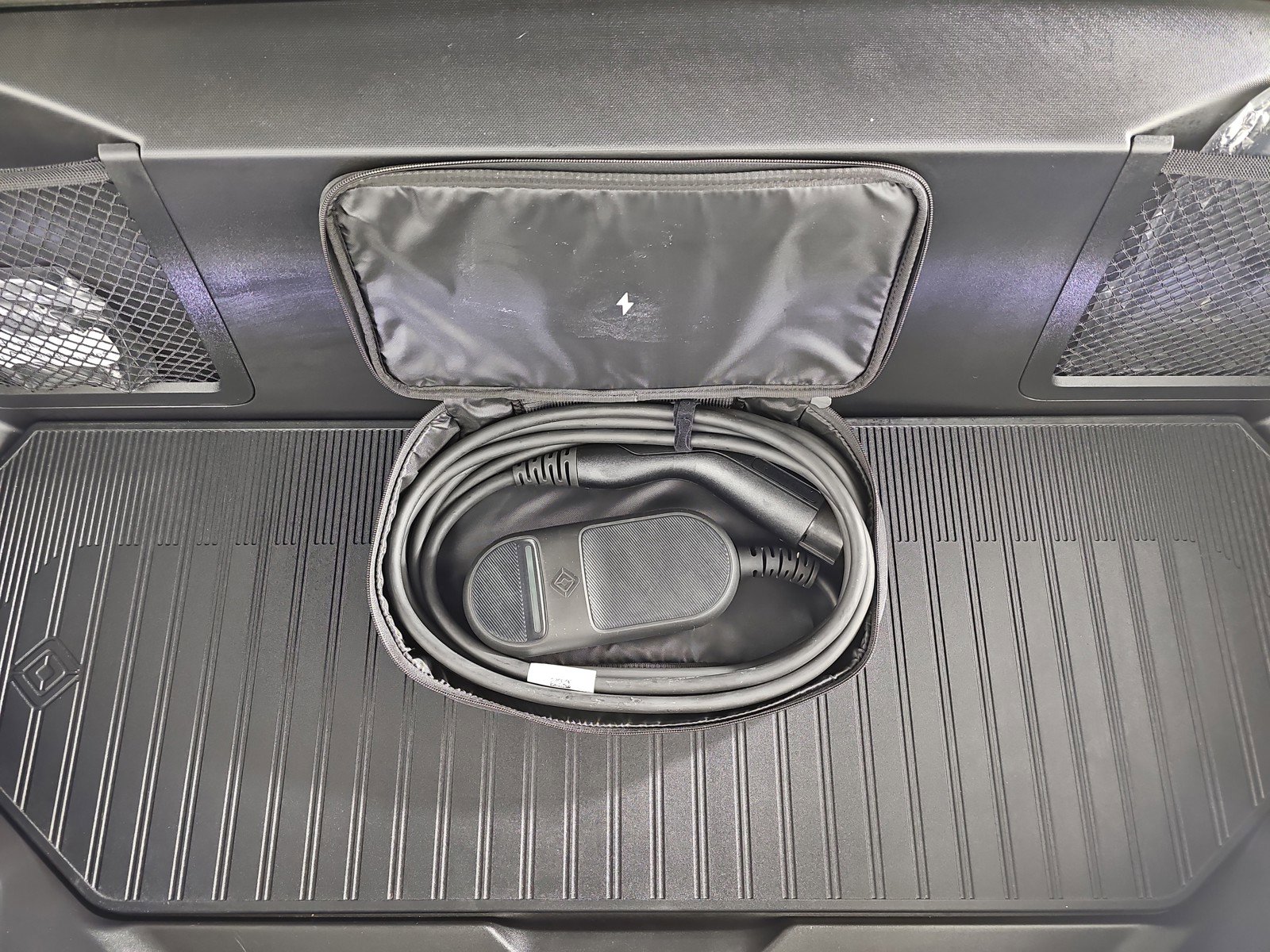 Used 2025 Rivian R1S Adventure AWD/4WD image 14