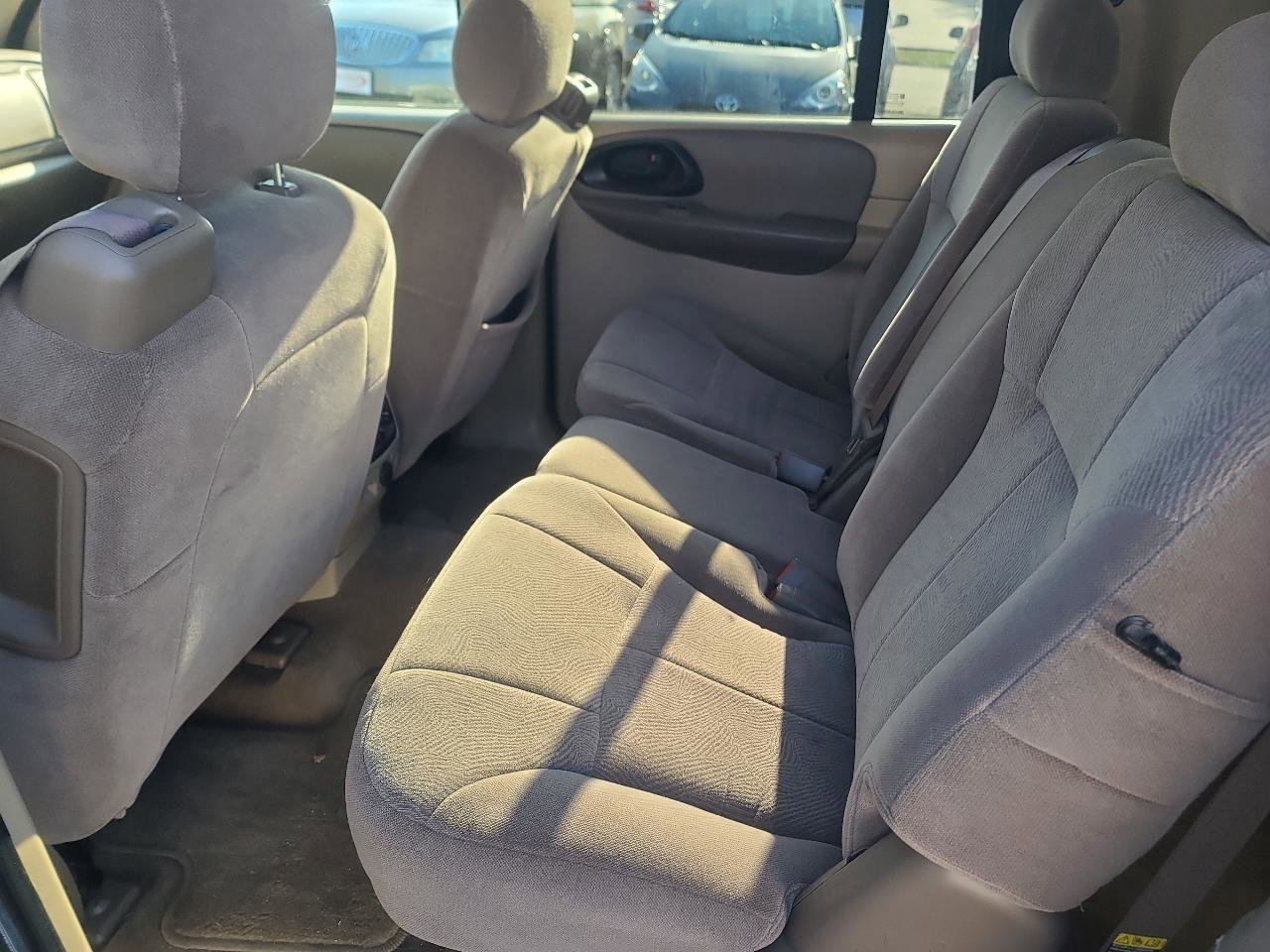 Used 2004 Chevrolet TrailBlazer 4WD w/ LS Preferred Equipment Group image 11