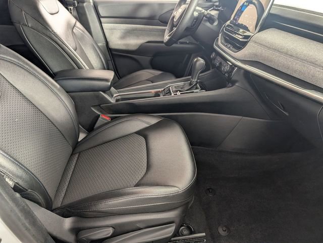 Used 2024 Jeep Compass Latitude image 30