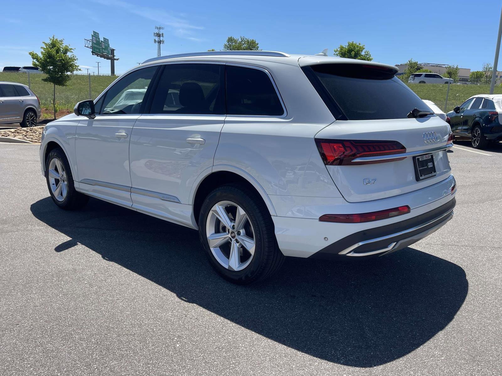 Certified 2023 Audi Q7 2.0T Premium Plus AWD/4WD image 4