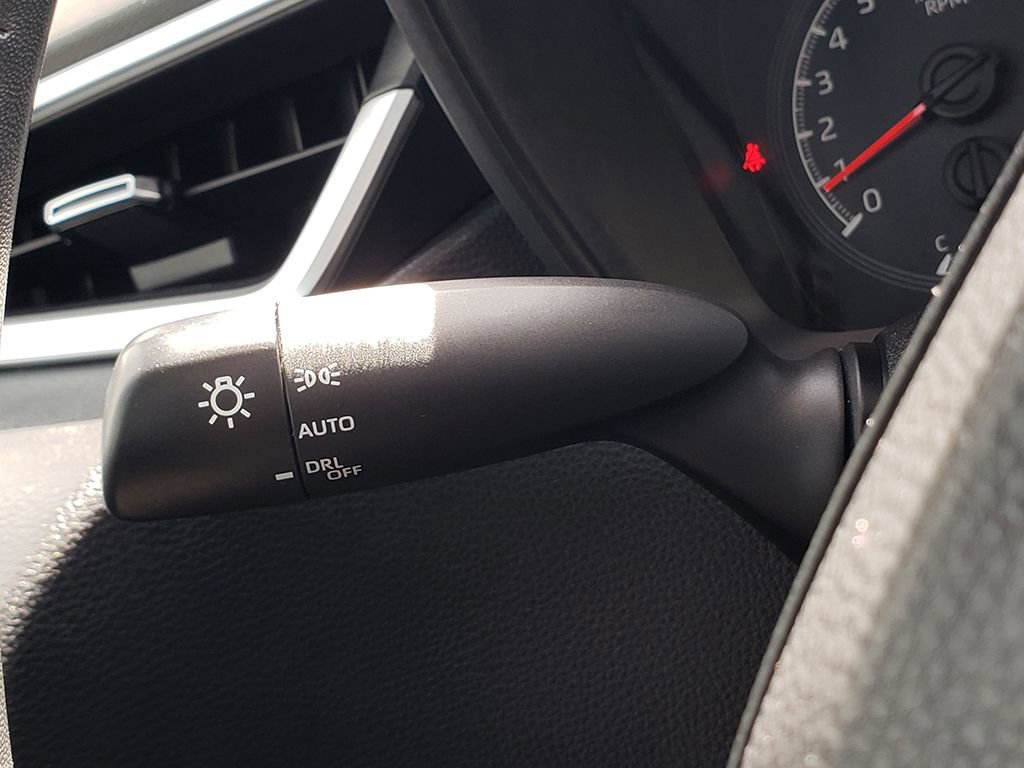 Used 2022 Toyota Corolla SE w/ SE Premium Package FWD image 28