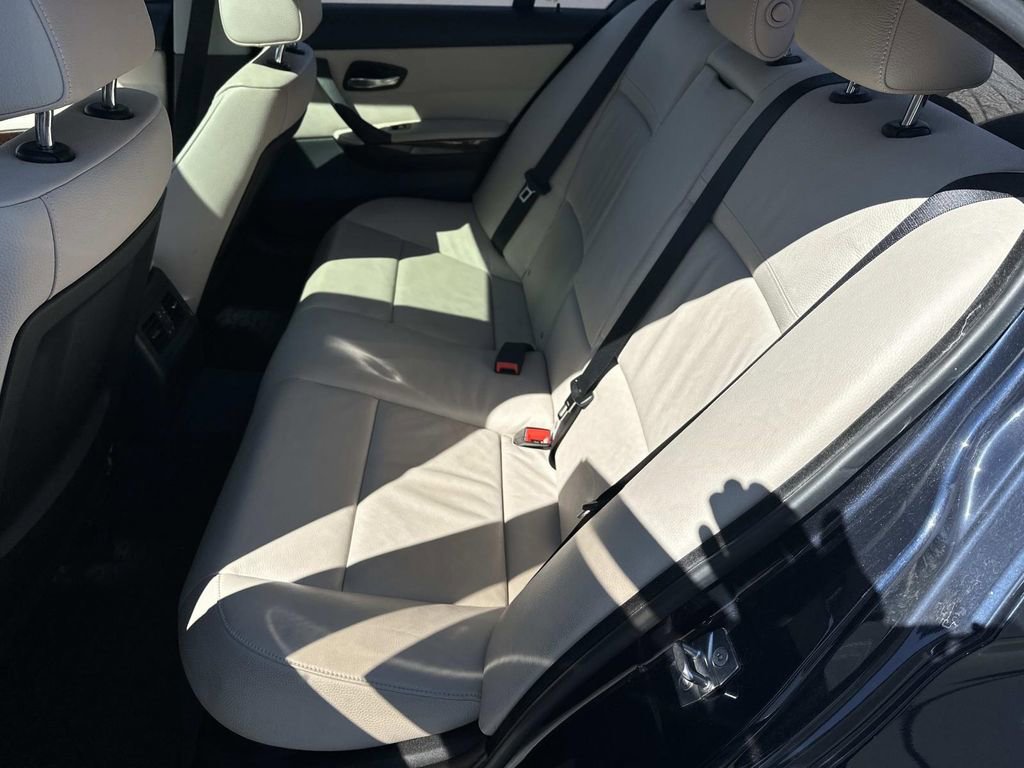 Used 2010 BMW 328i Sedan image 12