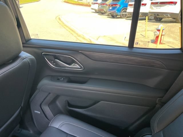 Used 2024 Chevrolet Tahoe Z71 w/ Luxury Package AWD/4WD image 16