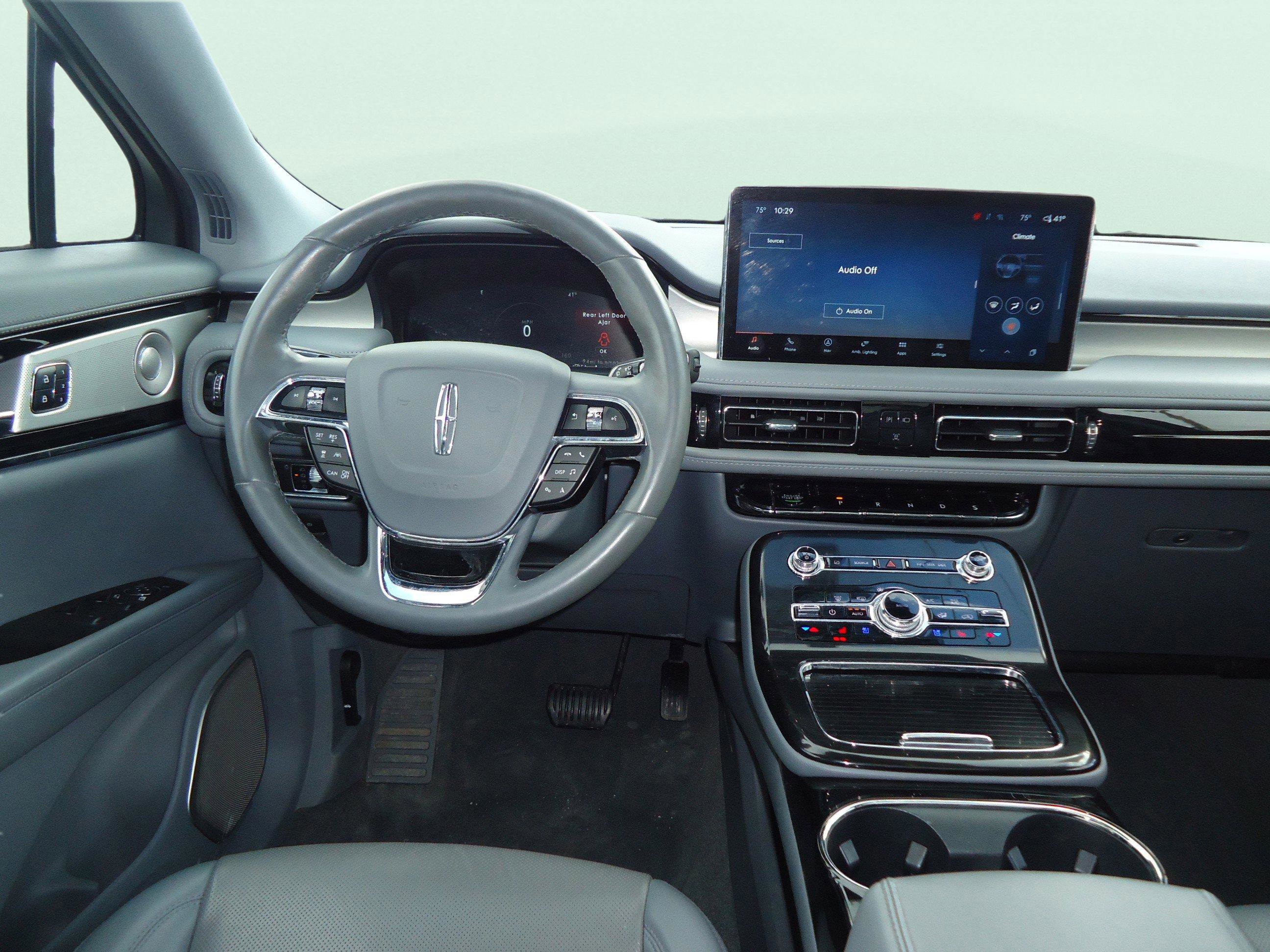 Used 2023 Lincoln Nautilus Reserve w/ Equipment Group 202A image 11