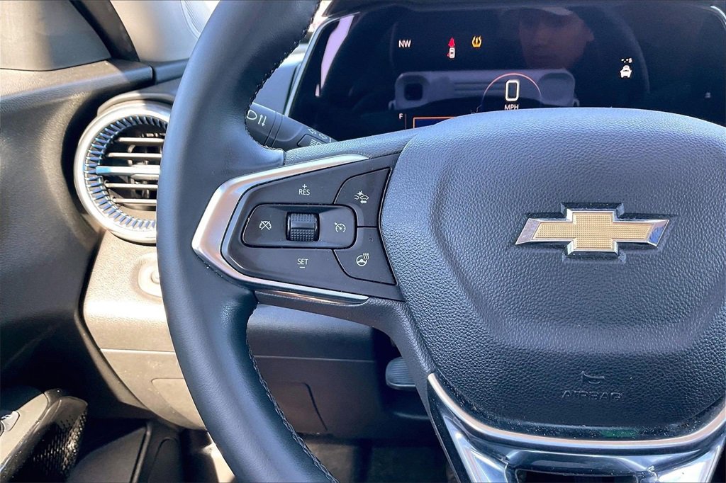 Certified 2024 Chevrolet Trax LT w/ Driver Confidence Package image 10