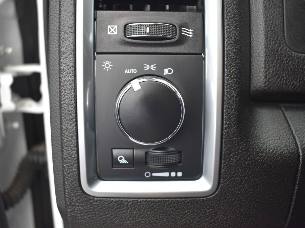 Used 2022 RAM 1500 Classic SLT image 26