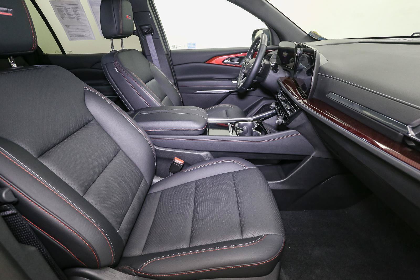 Used 2024 Chevrolet Traverse Z71 AWD/4WD image 18