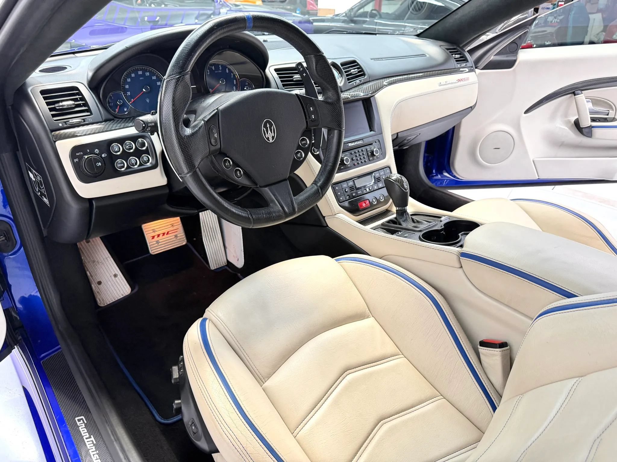 Used 2015 Maserati GranTurismo MC Centennial RWD image 4