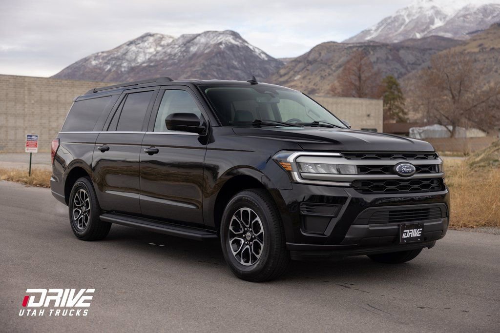 Used 2024 Ford Expedition Max XLT image 1