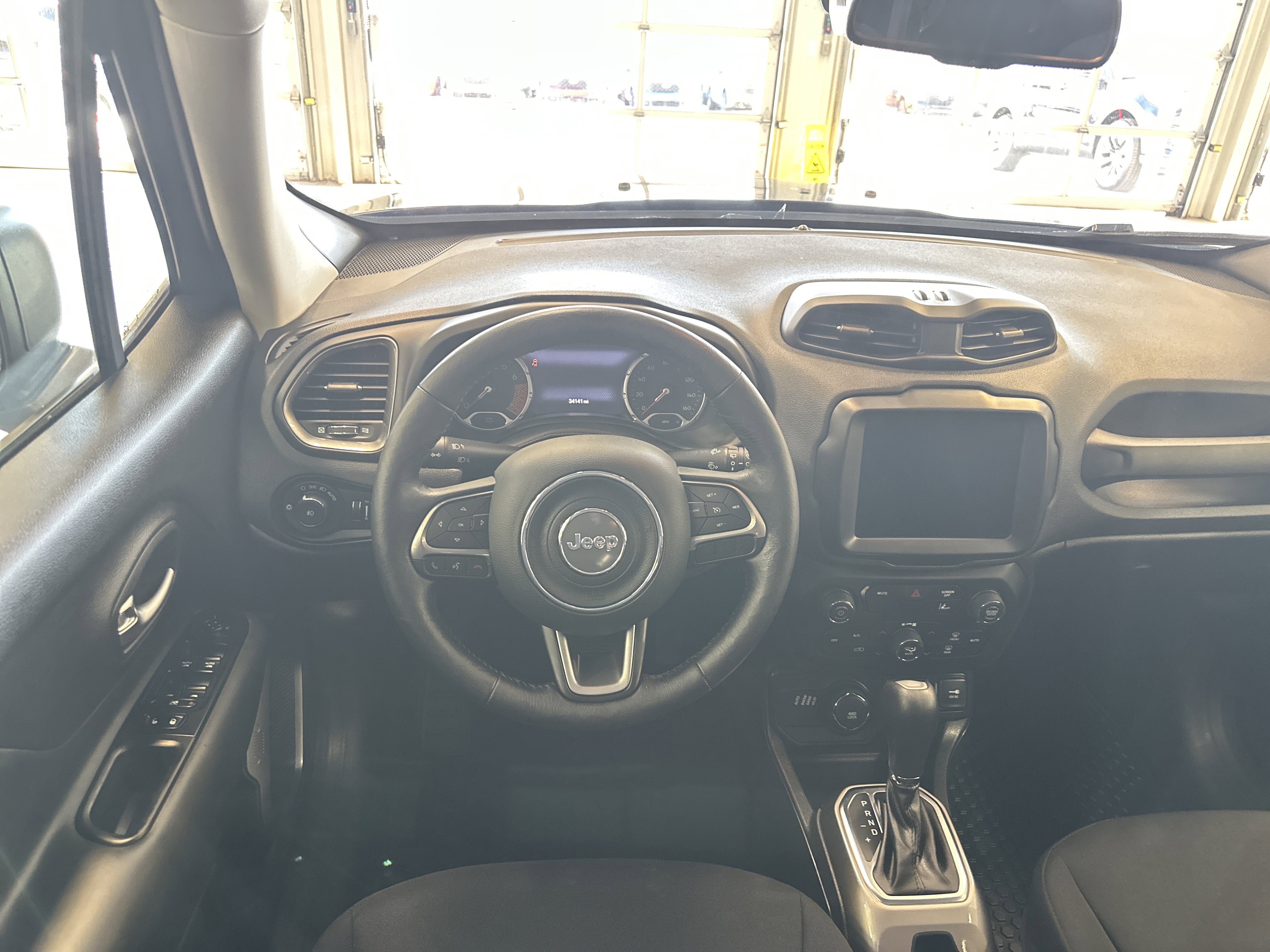 Used 2022 Jeep Renegade Latitude w/ Convenience Group image 2