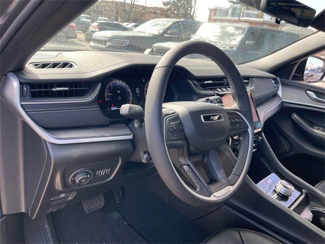 New 2025 Jeep Grand Cherokee L Limited w/ Luxury Tech Group II AWD/4WD image 8