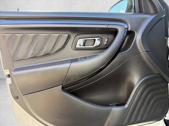 Used 2018 Ford Taurus SHO image 10