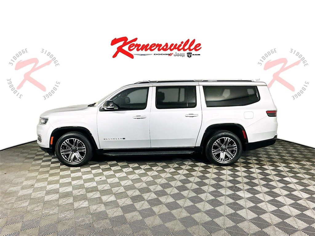 Used 2024 Jeep Wagoneer L Series II w/ Flexible Seating Group image 4