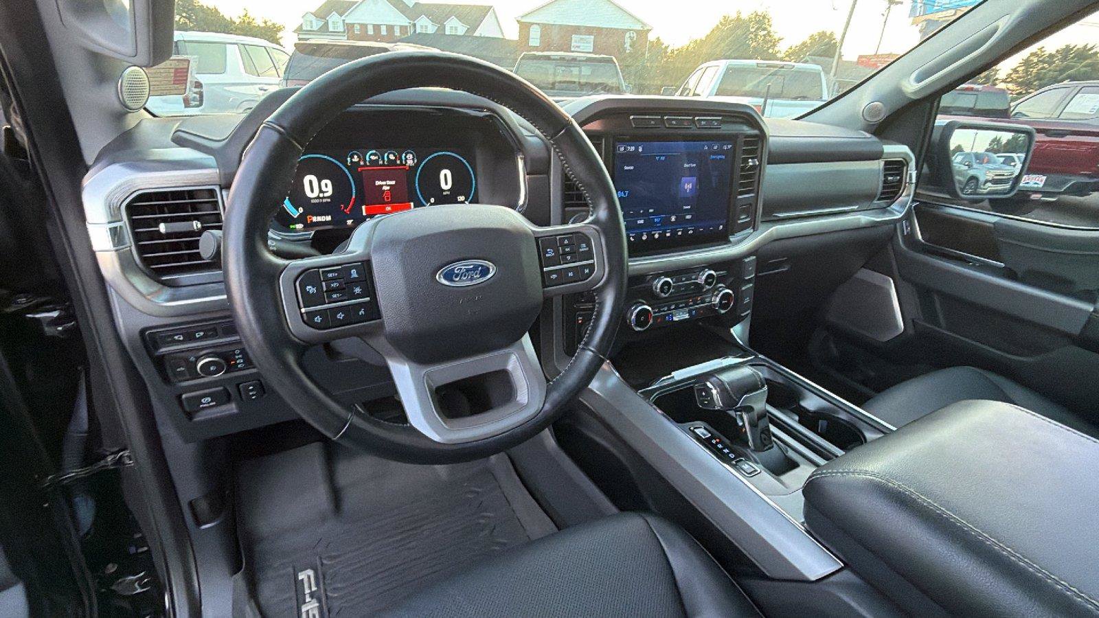 Used 2022 Ford F150 Lariat w/ Equipment Group 502A High AWD/4WD image 4