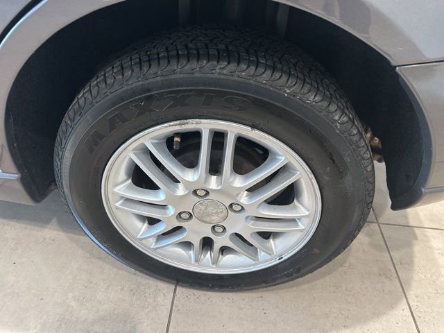 Used 2006 Ford Focus ZX5 Hatchback image 6