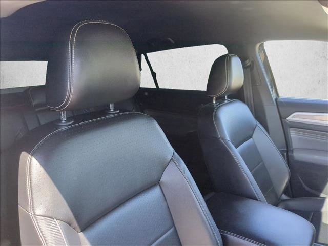 Used 2022 Volkswagen Atlas Cross Sport SE image 19