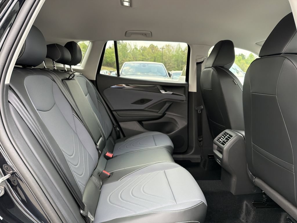 New 2026 Volkswagen Tiguan SE FWD image 16