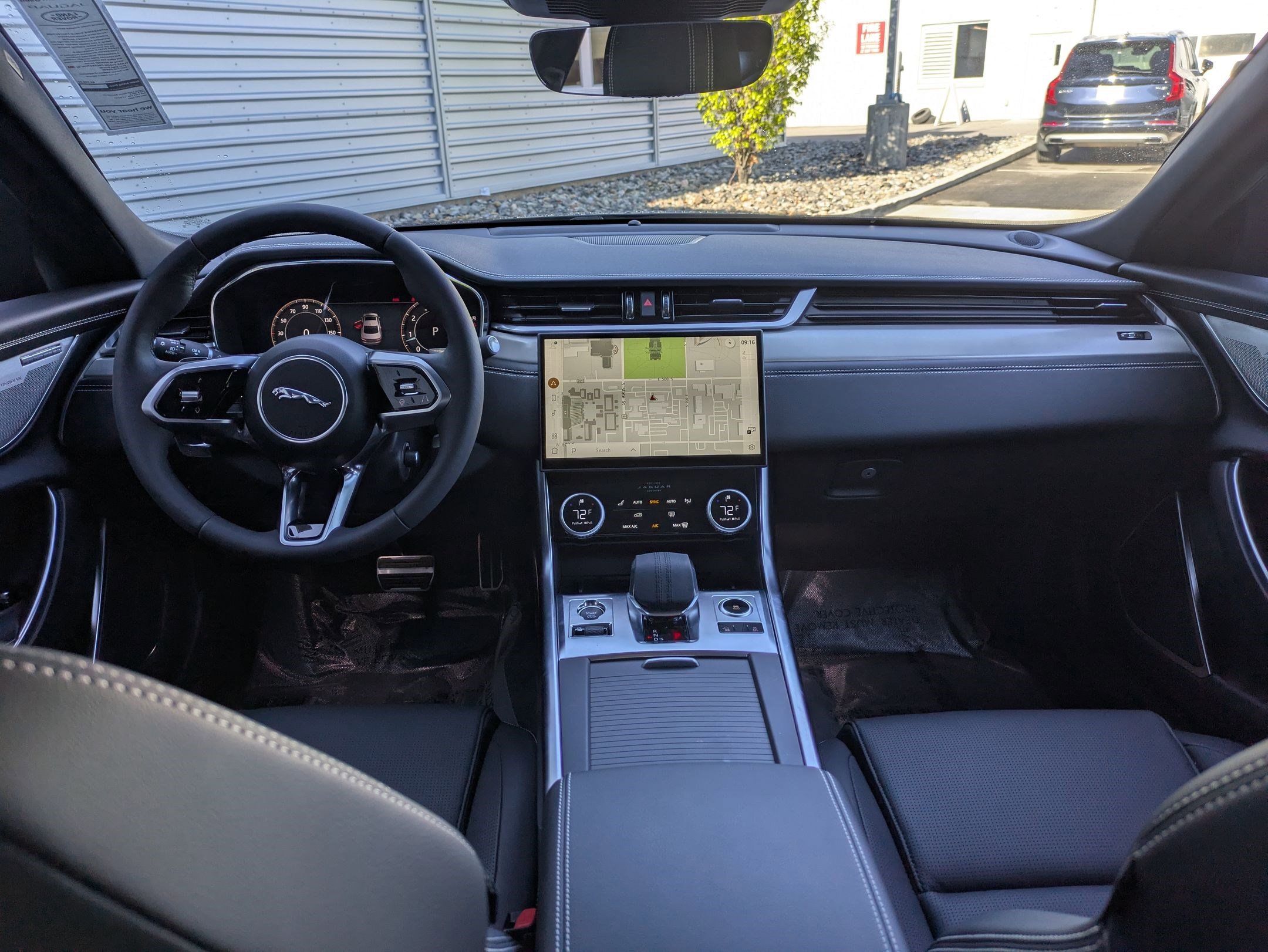 Used 2024 Jaguar XF R-Dynamic SE AWD/4WD image 27