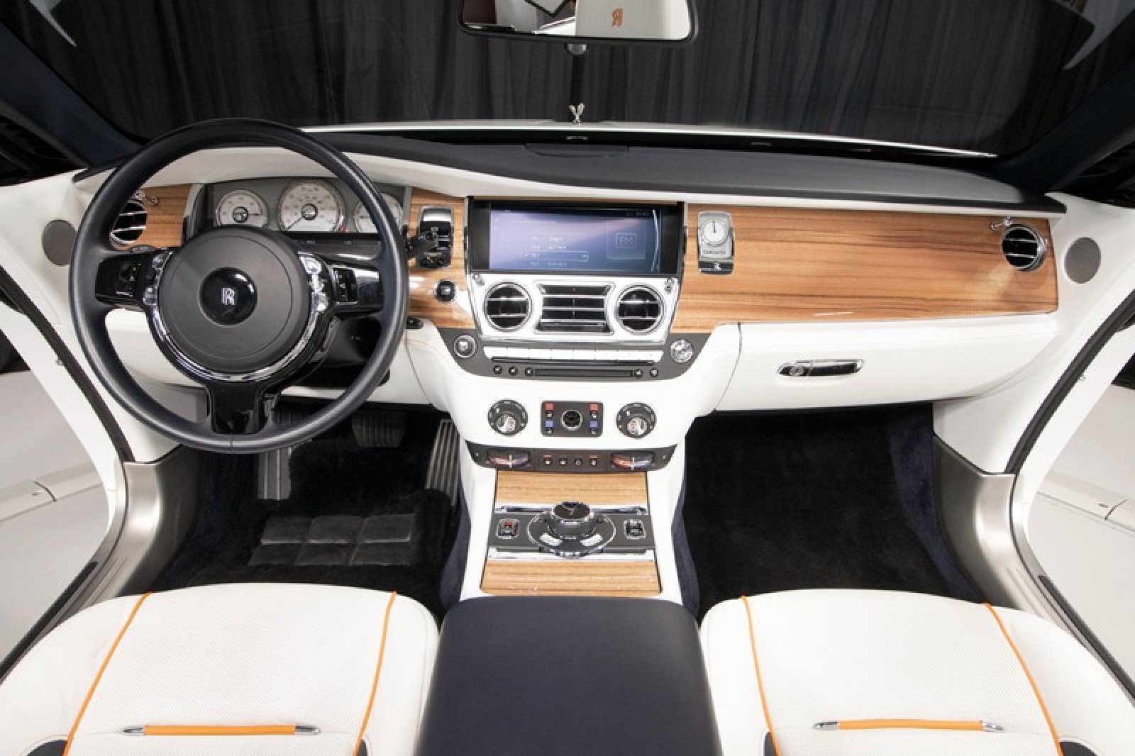Used 2020 Rolls-Royce Dawn RWD image 26