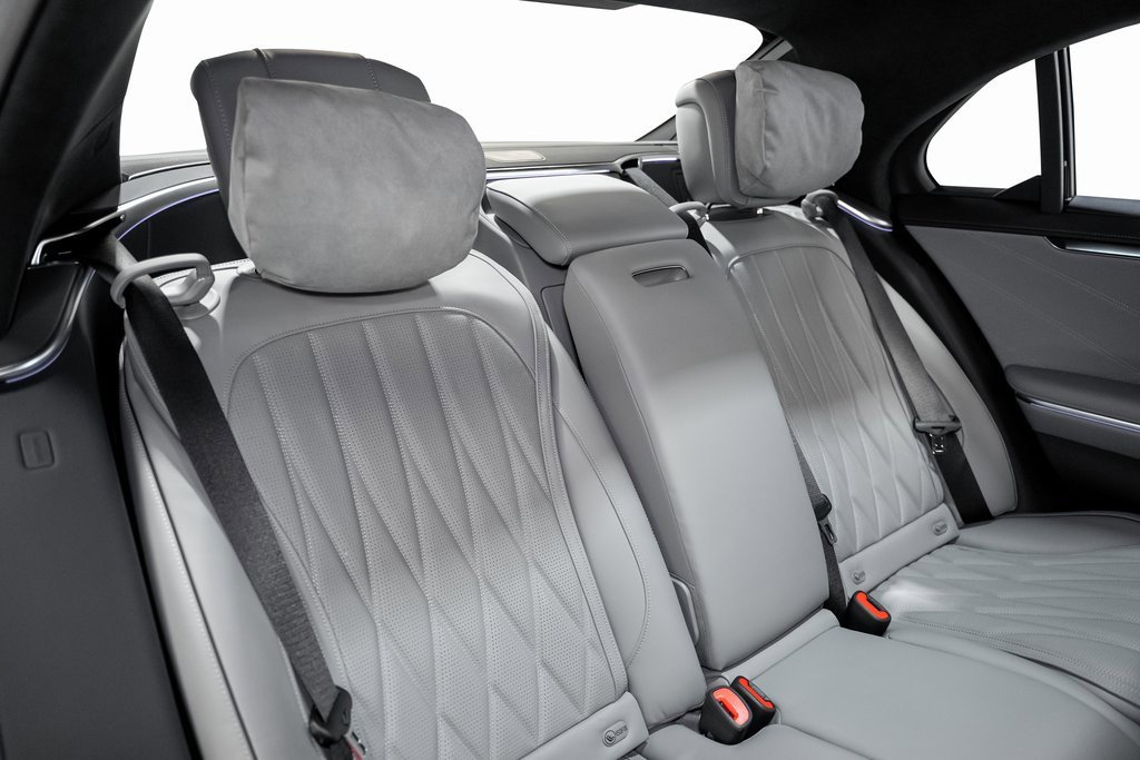 Used 2025 Mercedes-Benz S 63 AMG S image 39