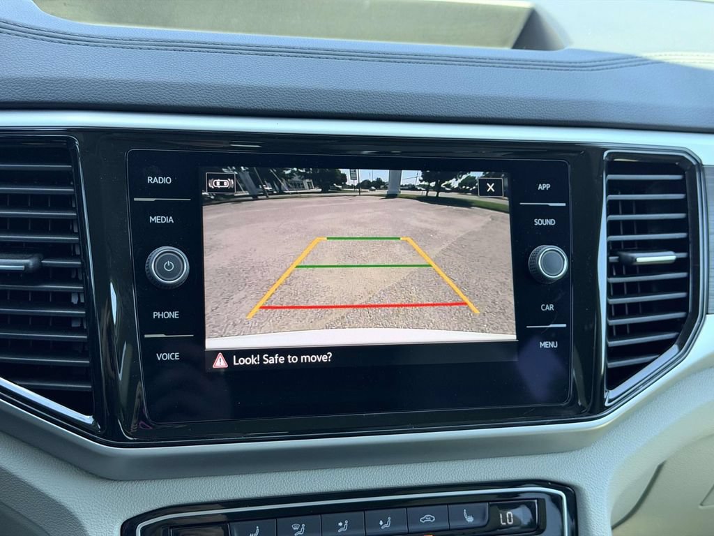 Used 2023 Volkswagen Atlas SE AWD/4WD image 4