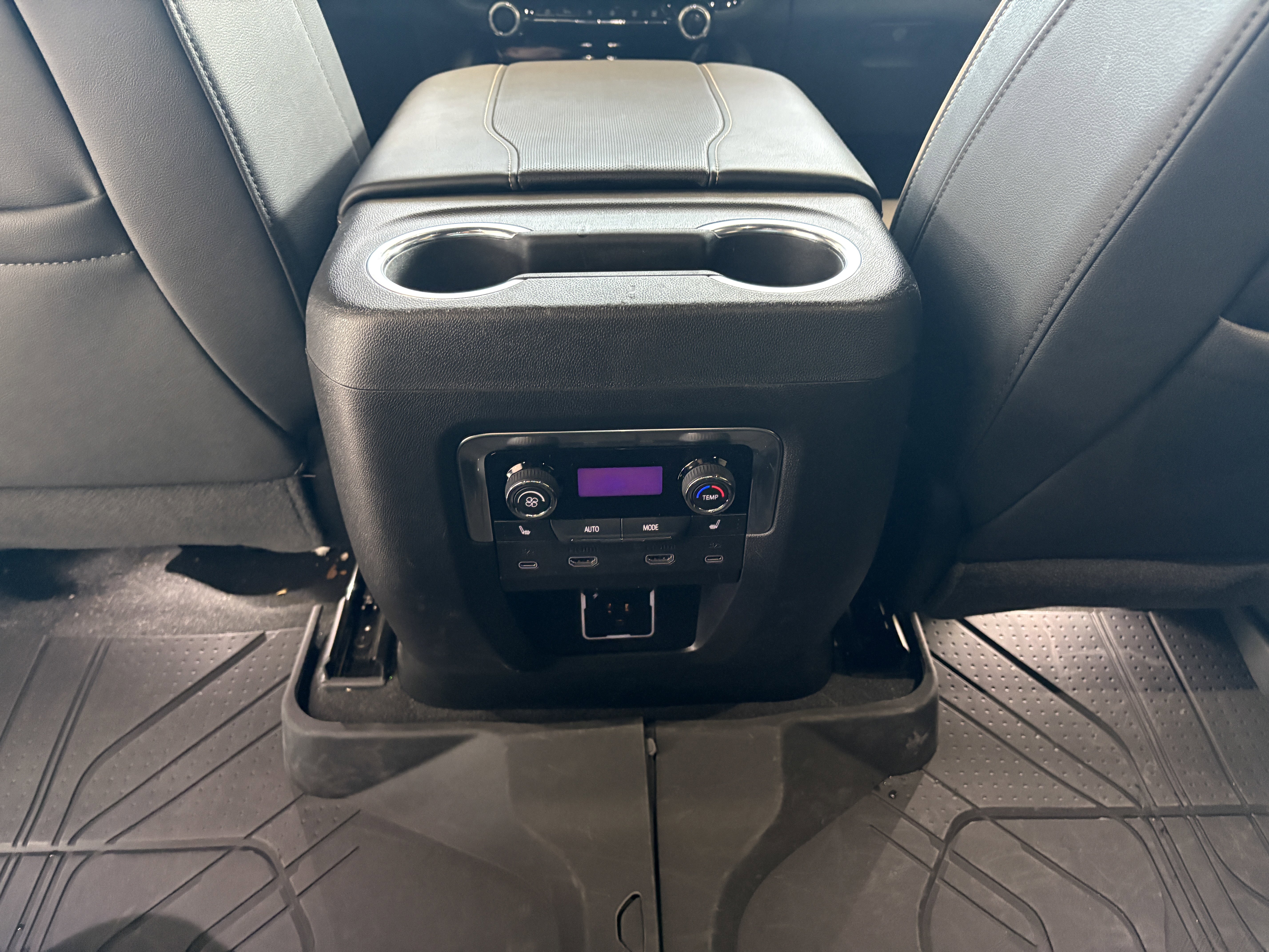 Used 2025 Chevrolet Tahoe Premier image 21