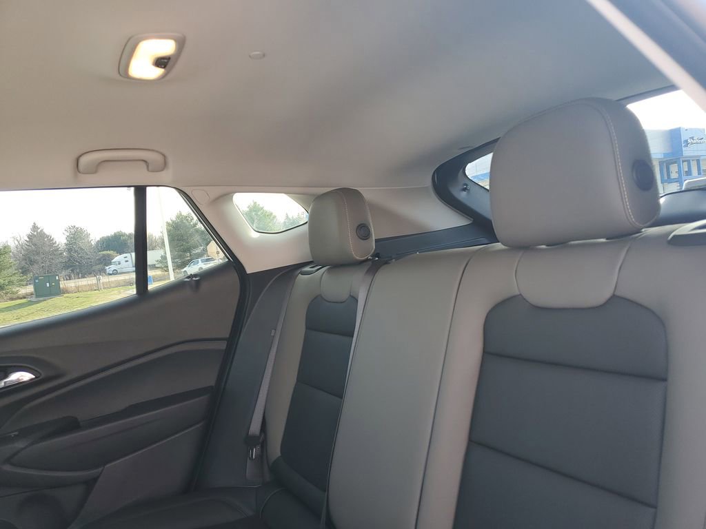 Used 2025 Chevrolet Trax ACTIV w/ Driver Confidence Package image 27