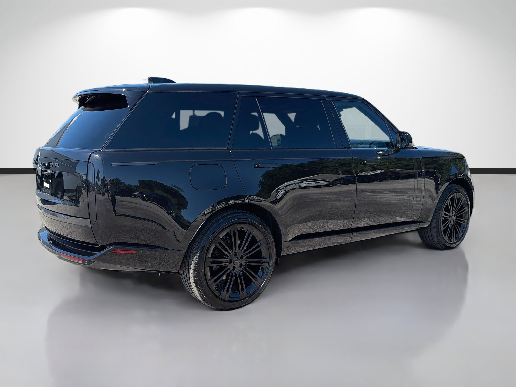 New 2026 Land Rover Range Rover Long Wheelbase SE AWD/4WD image 5