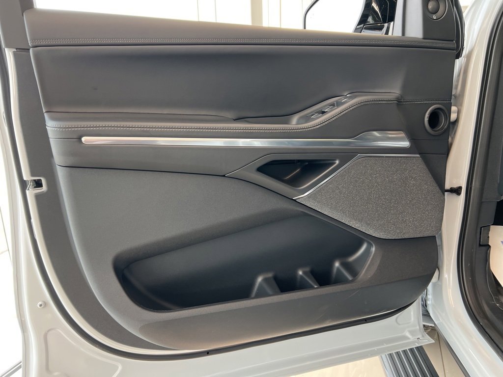 New 2025 Lincoln Navigator L Reserve image 28