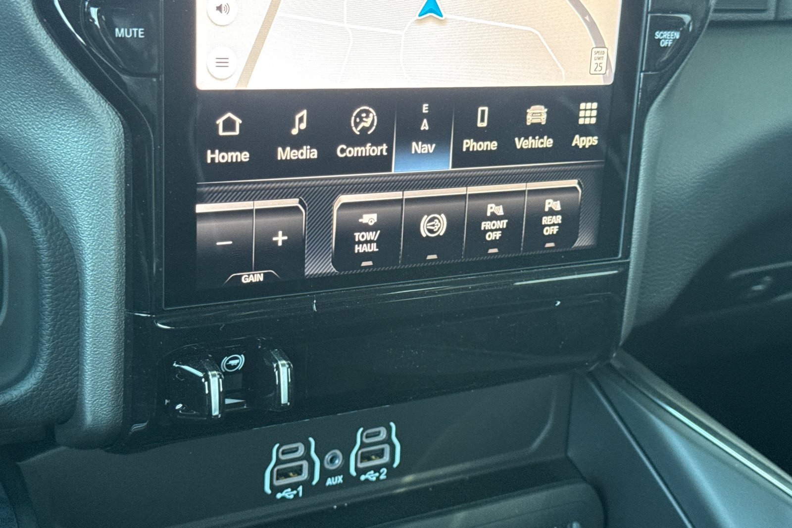 New 2026 RAM 3500 Laramie AWD/4WD image 18