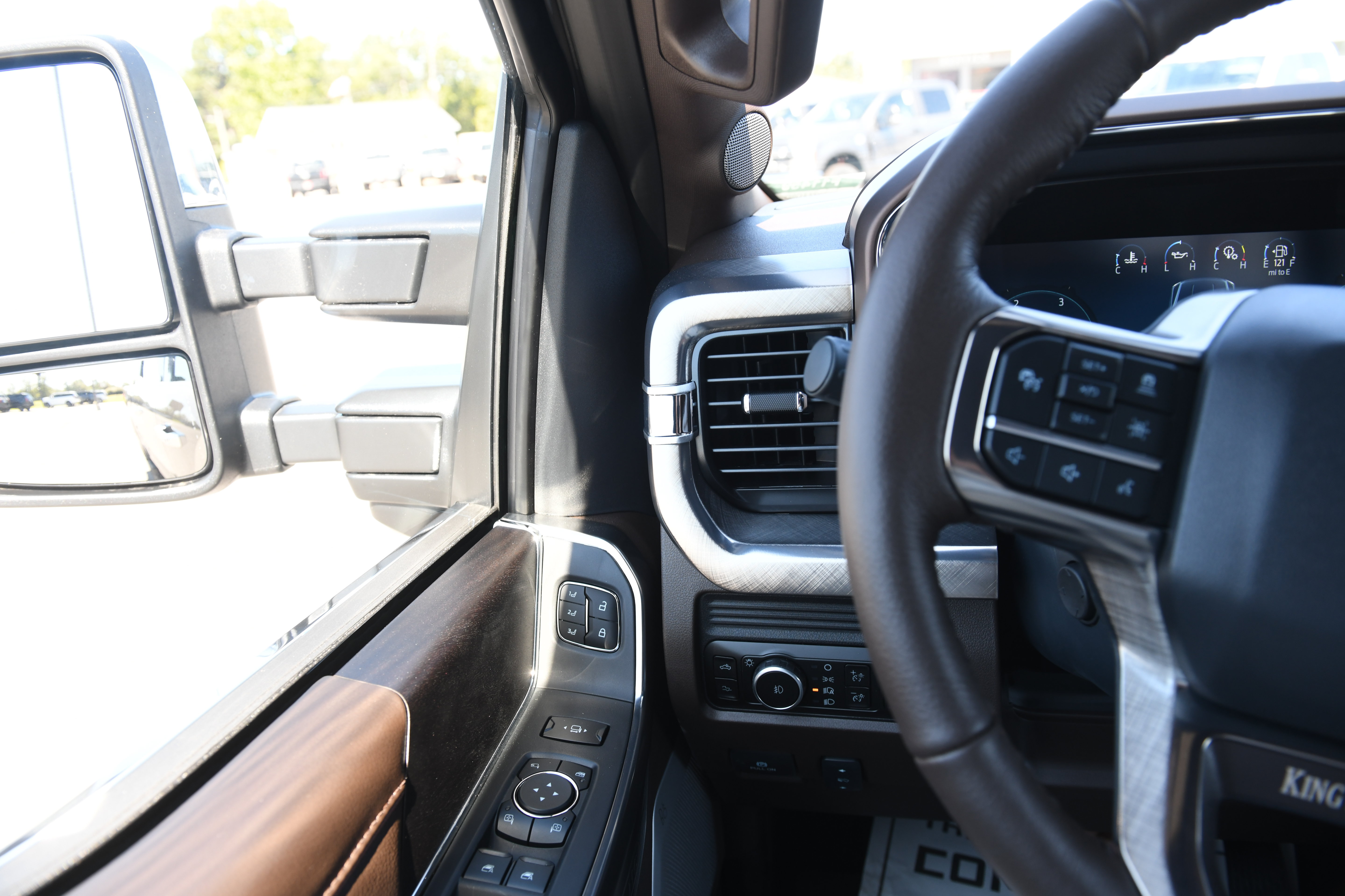 New 2027 Ford F250 King Ranch w/ Tremor Off-Road Package AWD/4WD image 27