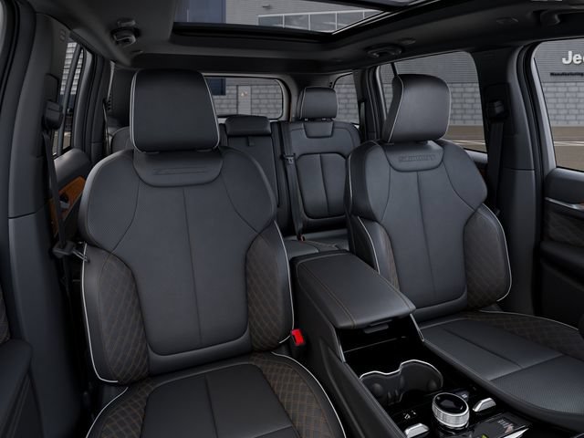 New 2026 Jeep Grand Cherokee Summit AWD/4WD image 17