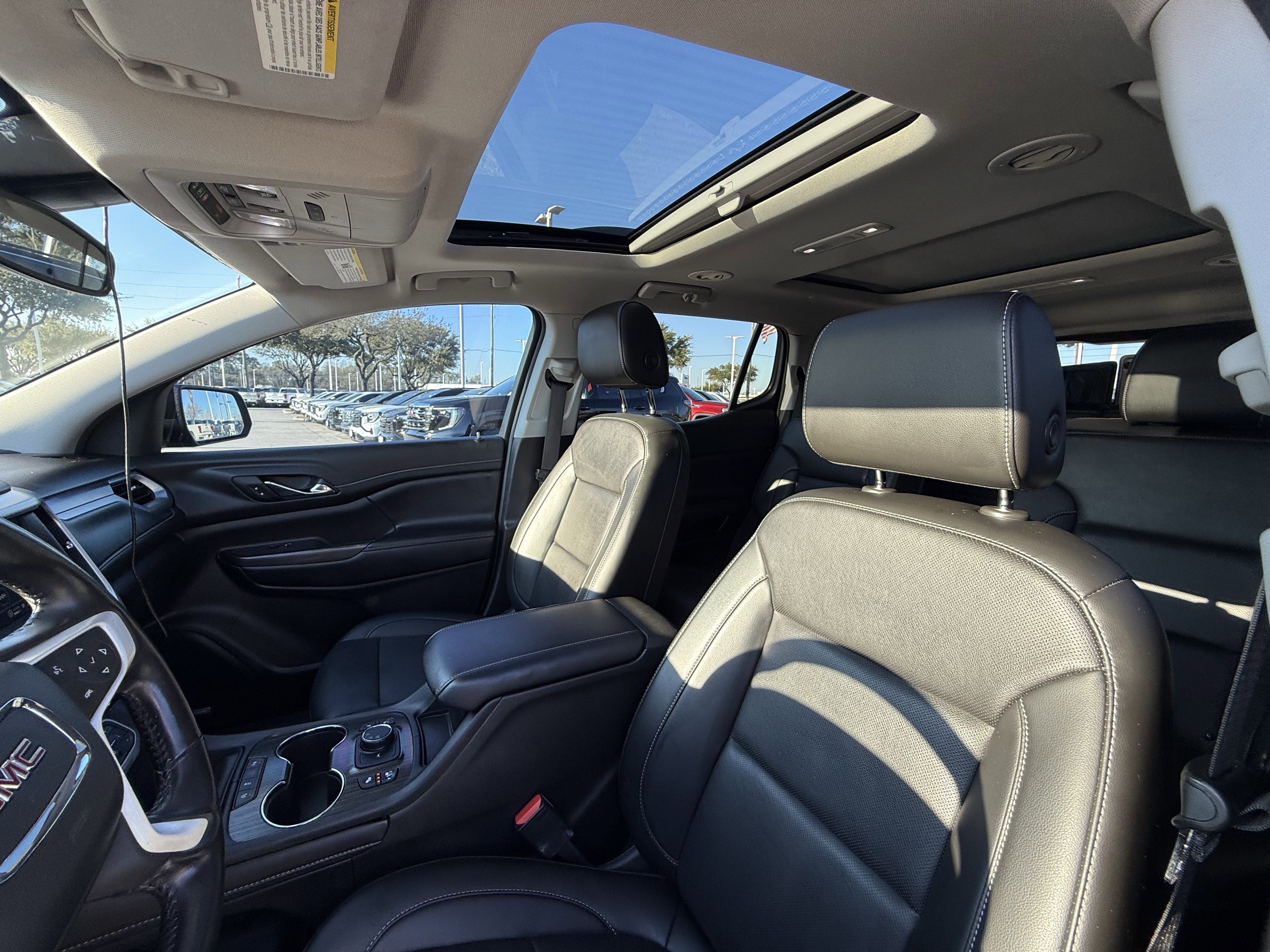 Used 2022 GMC Acadia SLT w/ Elevation Edition image 28