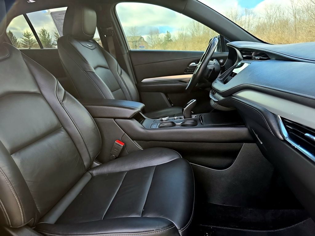 Used 2022 Cadillac XT4 Premium Luxury w/ Safety Alert Package image 25