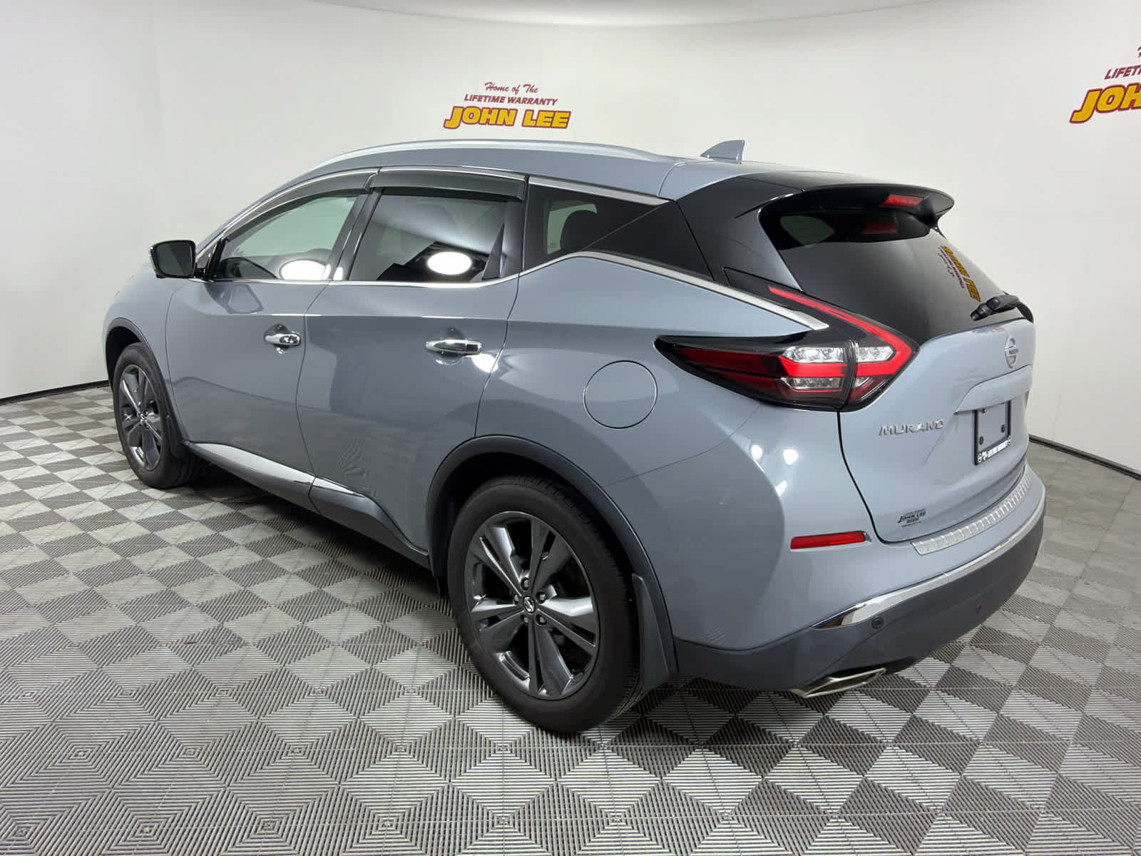 Used 2021 Nissan Murano Platinum w/ Cargo Package FWD image 3