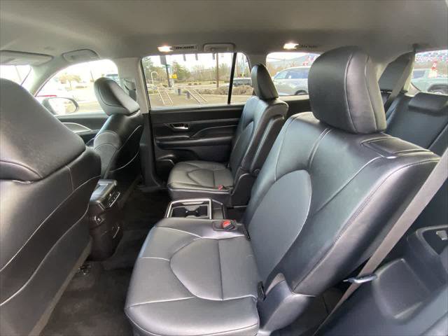 Certified 2025 Toyota Grand Highlander AWD image 21