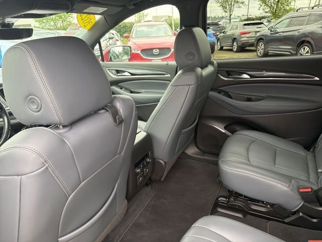 Used 2022 Buick Enclave Premium AWD/4WD image 27