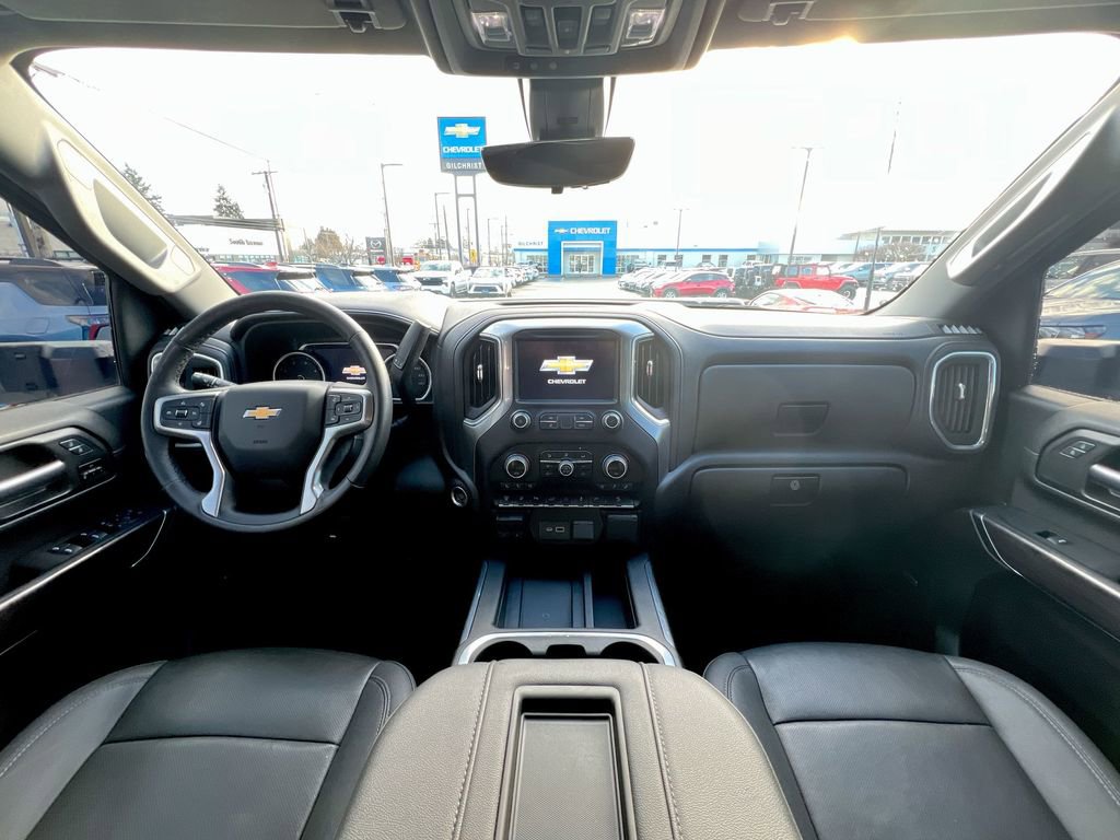 Used 2022 Chevrolet Silverado 3500 LTZ w/ LTZ Premium Package image 18