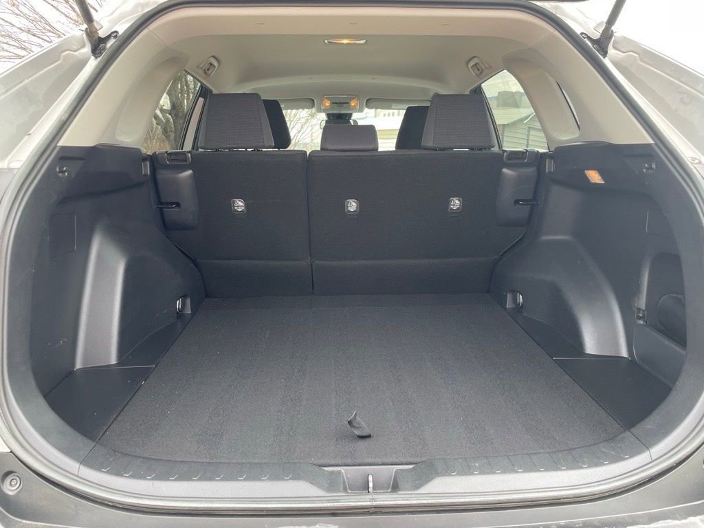 Used 2019 Toyota RAV4 LE image 22